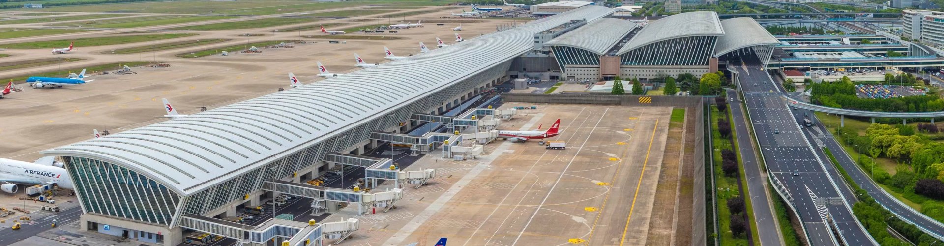 Scenic road near Shanghai Pudong Airport